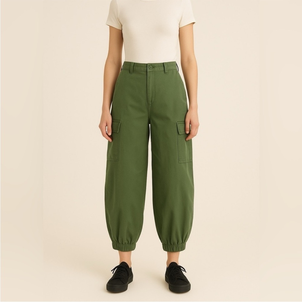 Urban Outfitters BDG High Rise Parachute Baggy Green Cargo Pants